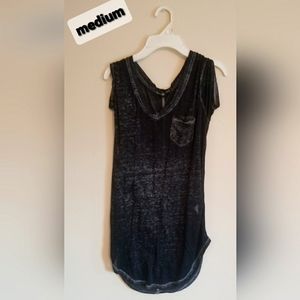 Derek Hart top
